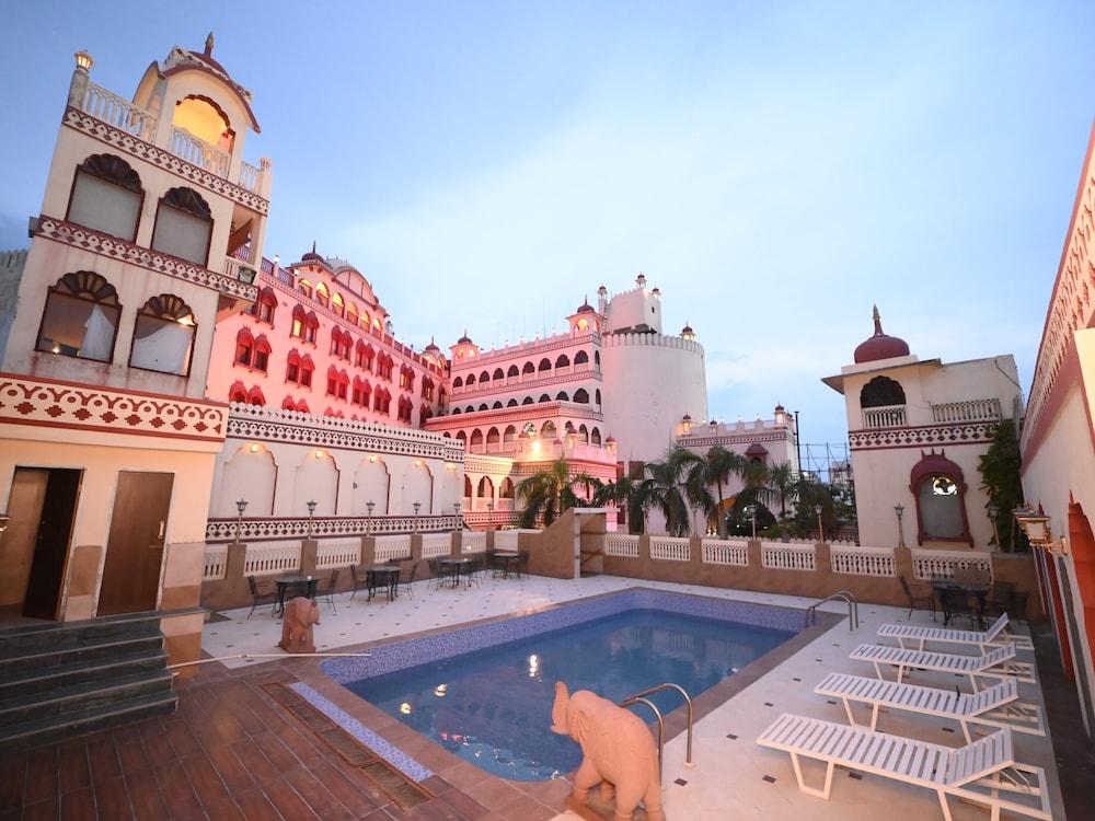 Chandragupt Hotel Jaipur