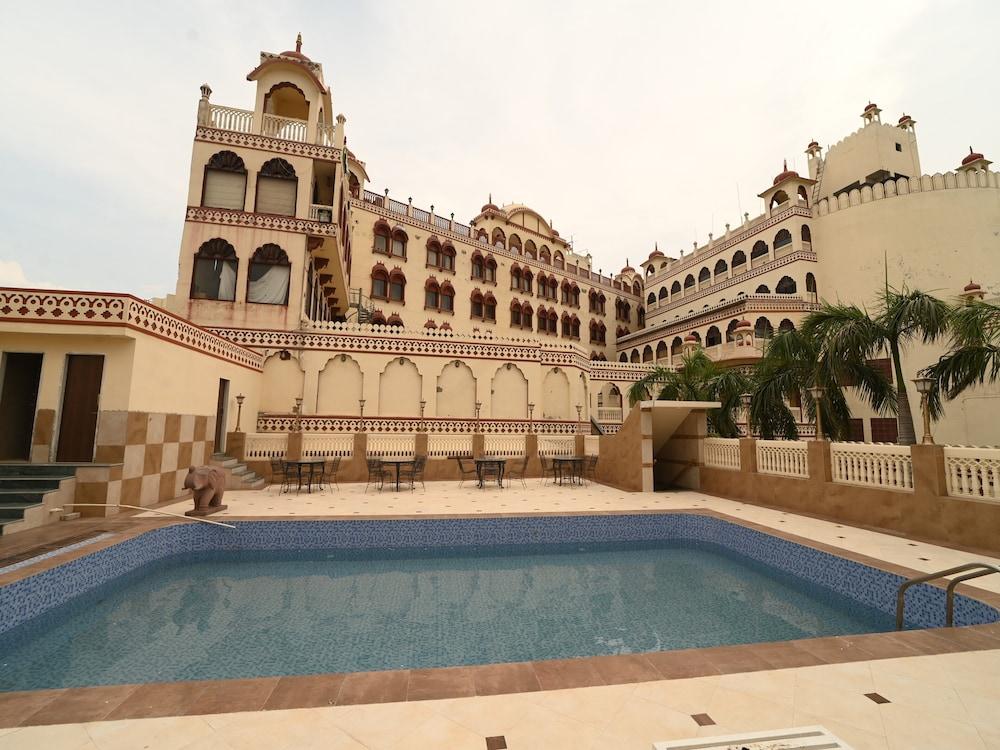 Hotel Chandragupt Jaipur