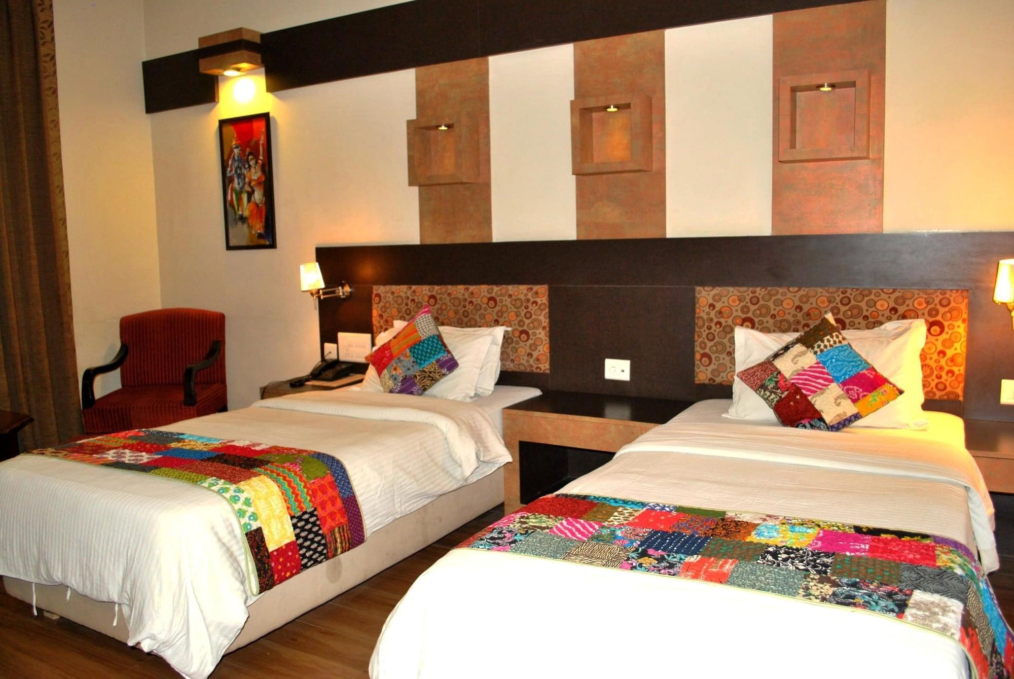 Hotel H R Palace 3*