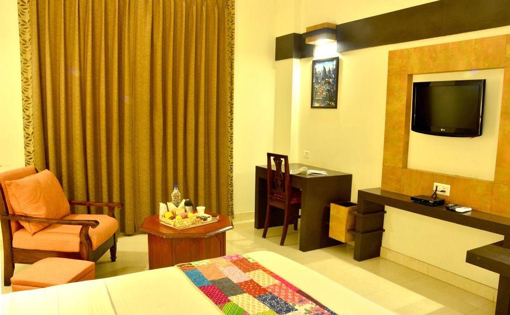 H R Palace Hotel Jaipur