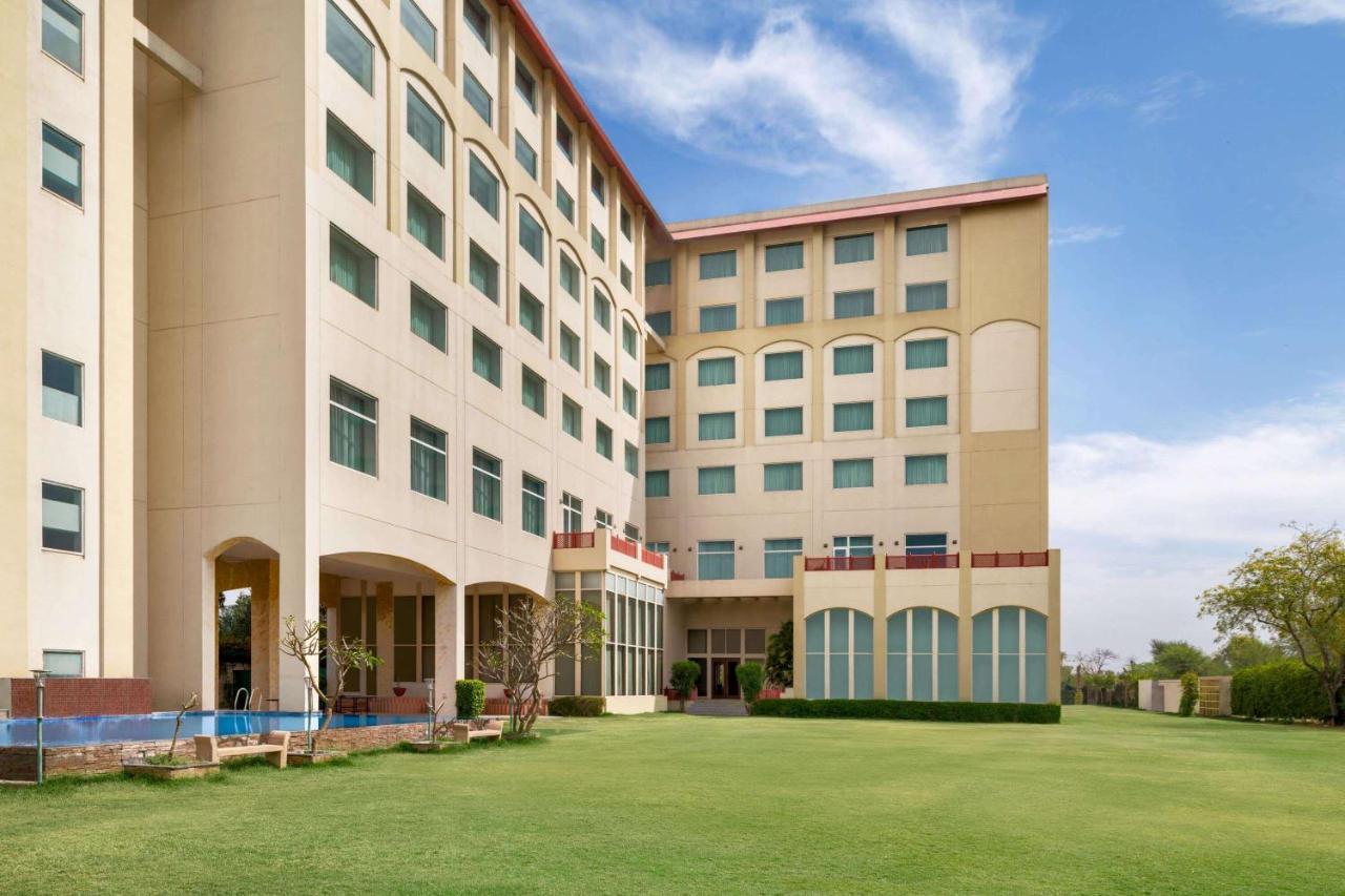 Ramada By Wyndham Jaisinghpura Hotel