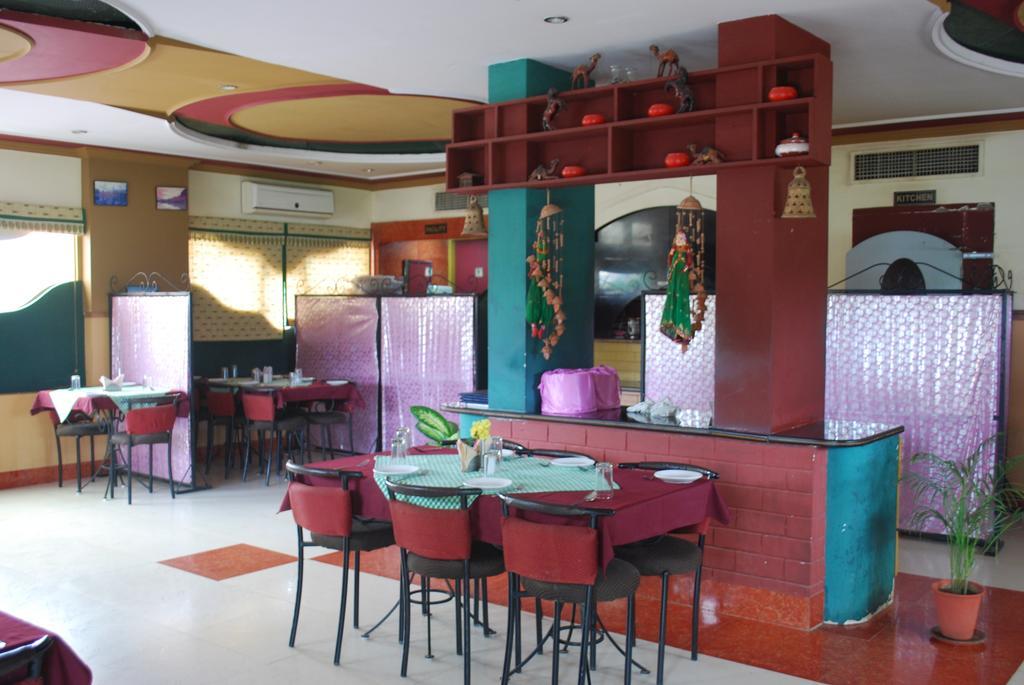 Oyo 15214 Mahal Rajwada Resort 3*