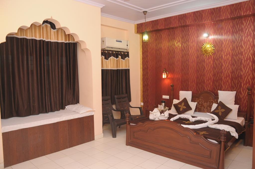 Oyo 15214 Mahal Rajwada Jaipur