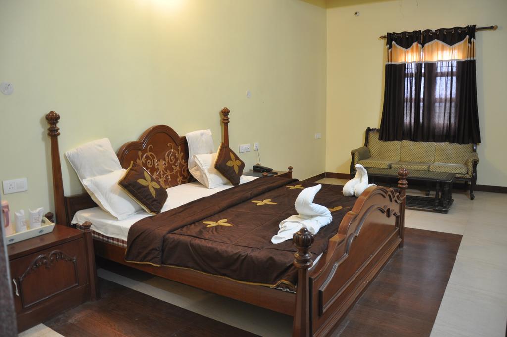Resort Oyo 15214 Mahal Rajwada 3*