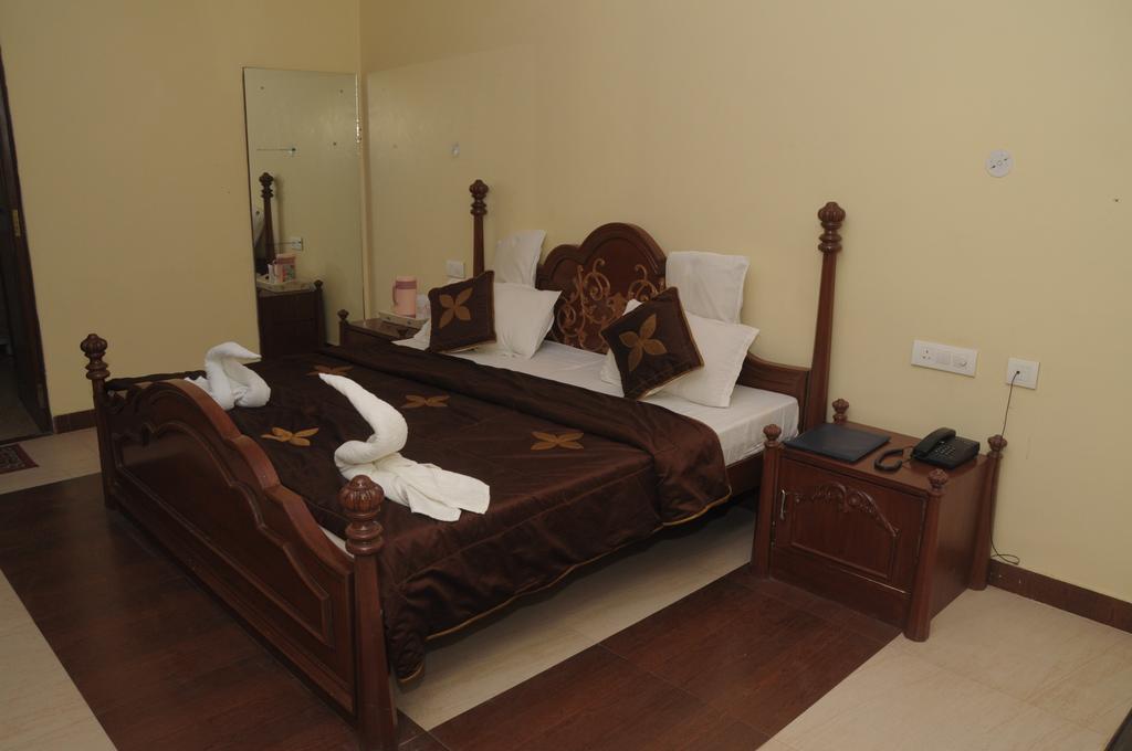 Oyo 15214 Mahal Rajwada 3*