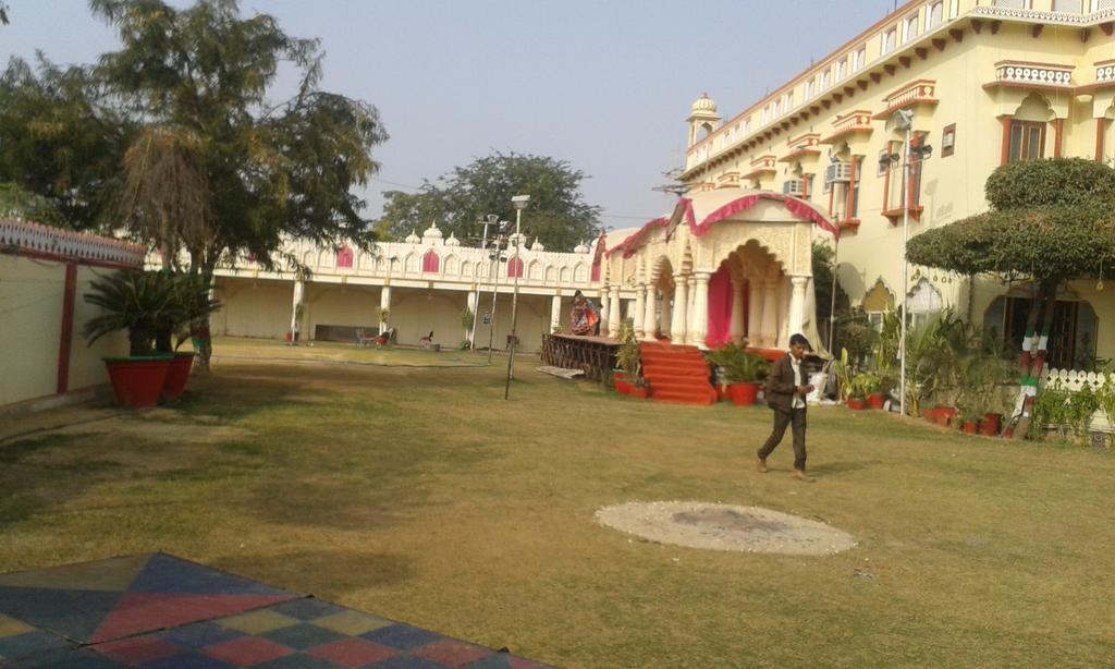 Oyo 15214 Mahal Rajwada Resort Jaipur
