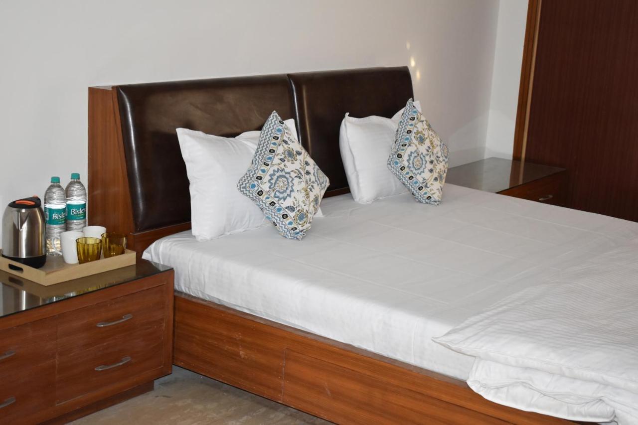 Farm stay Shakuntlam Farms 4bhk *