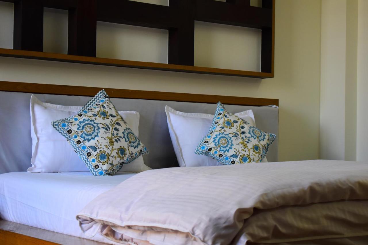 Shakuntlam Farms 4bhk Farm stay *