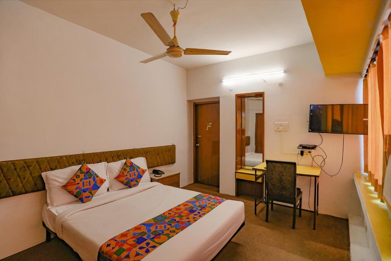 Hotel Fabhotel Emerlad