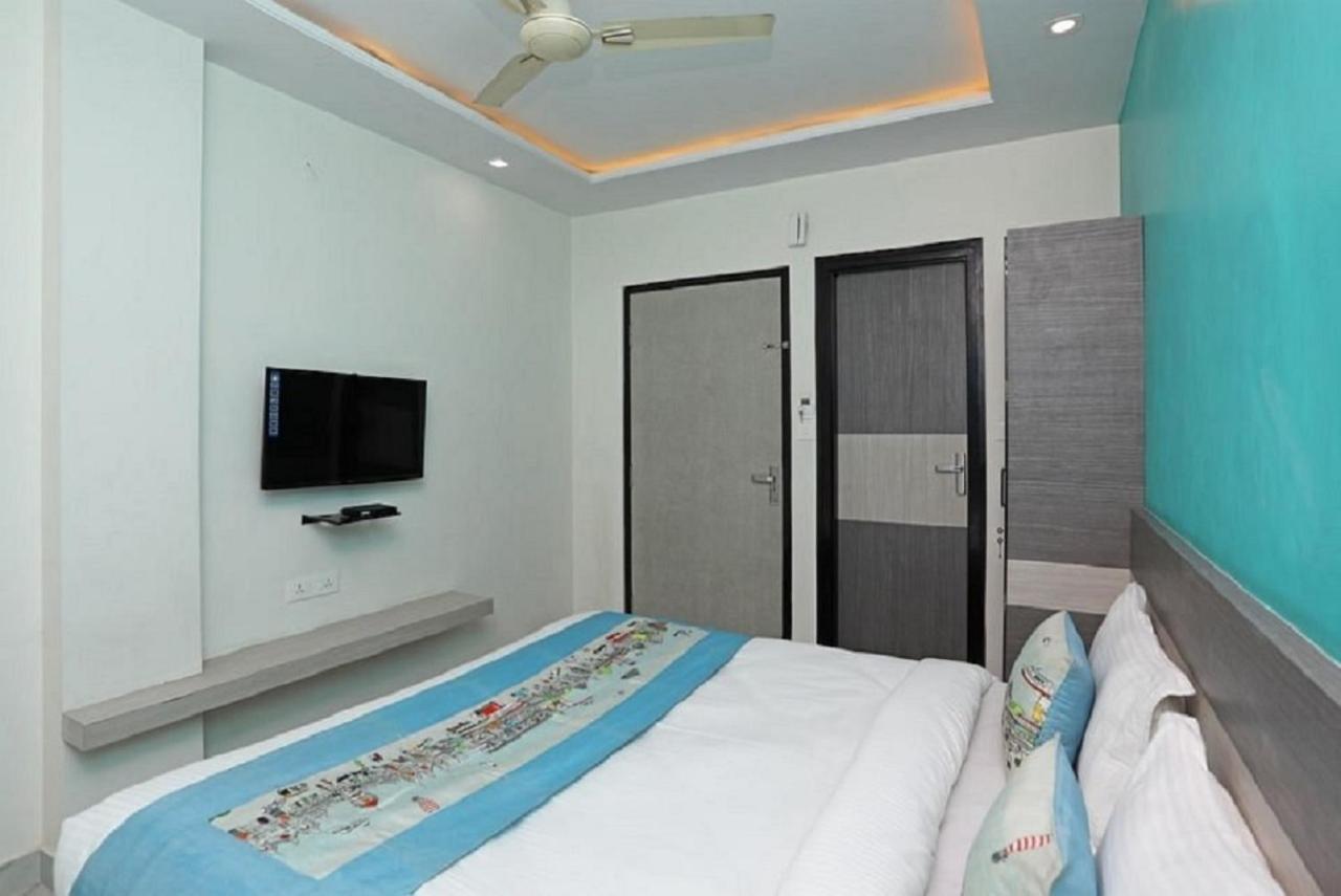 Chandramouli Hotel 2*