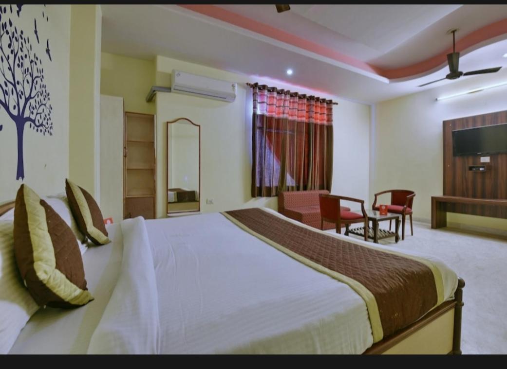 Mansarovar Palace Hotel