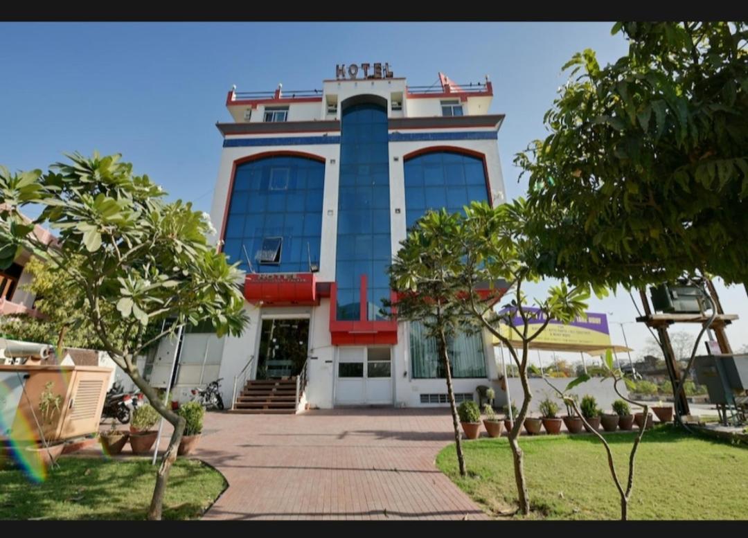 Mansarovar Palace