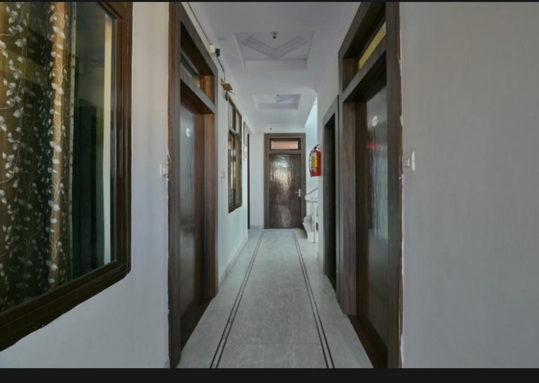 Mansarovar Palace 3*