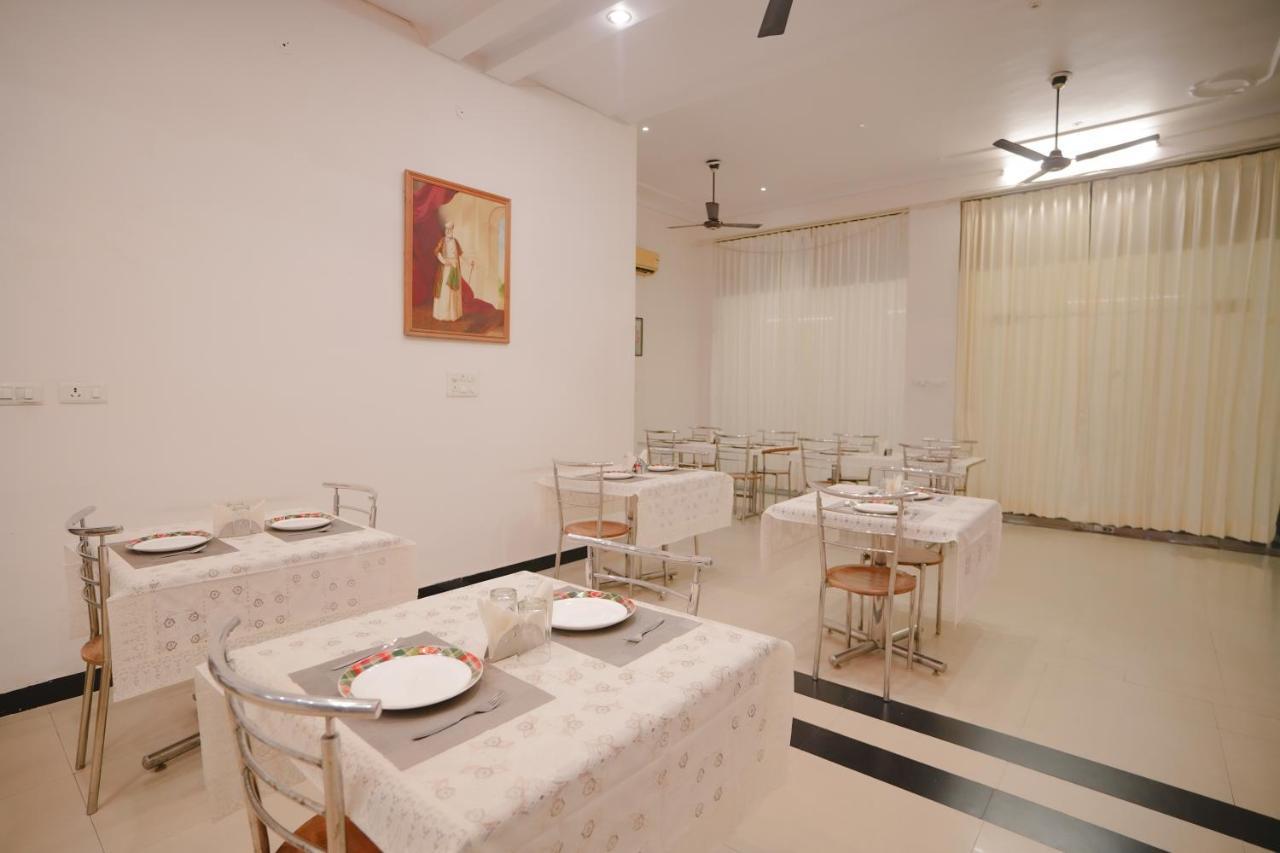 Hotel Mansarovar Palace 3*