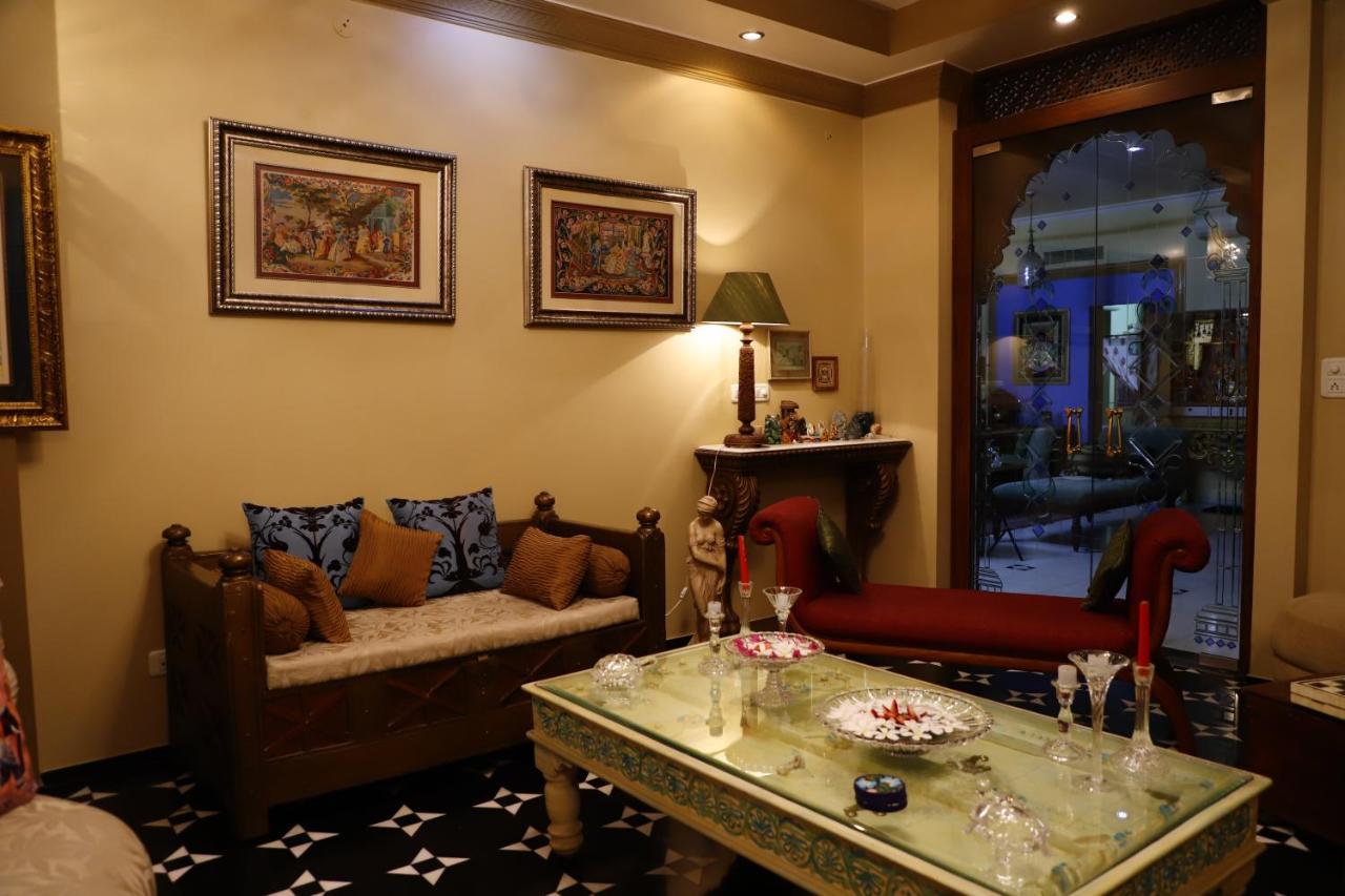 Homestay Aura Royal