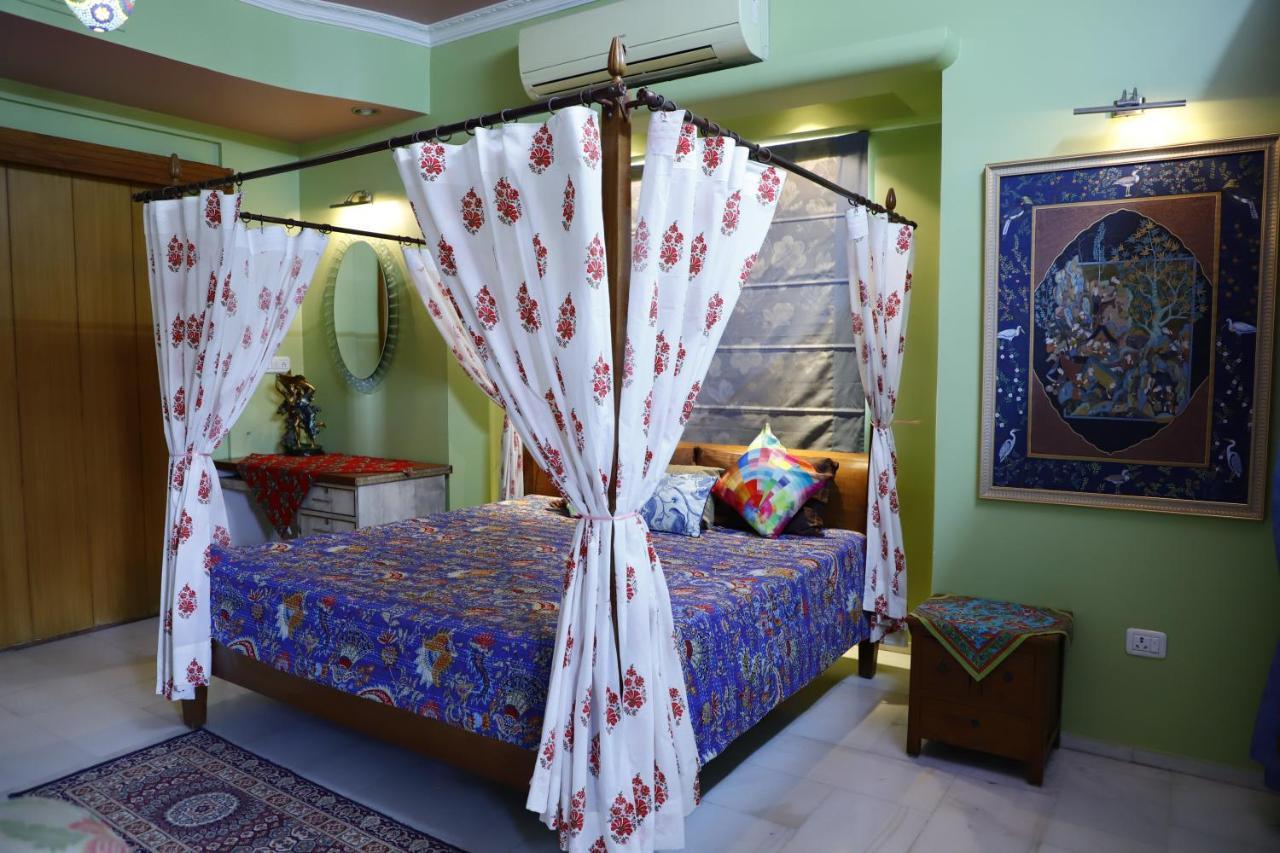 Aura Royal Homestay