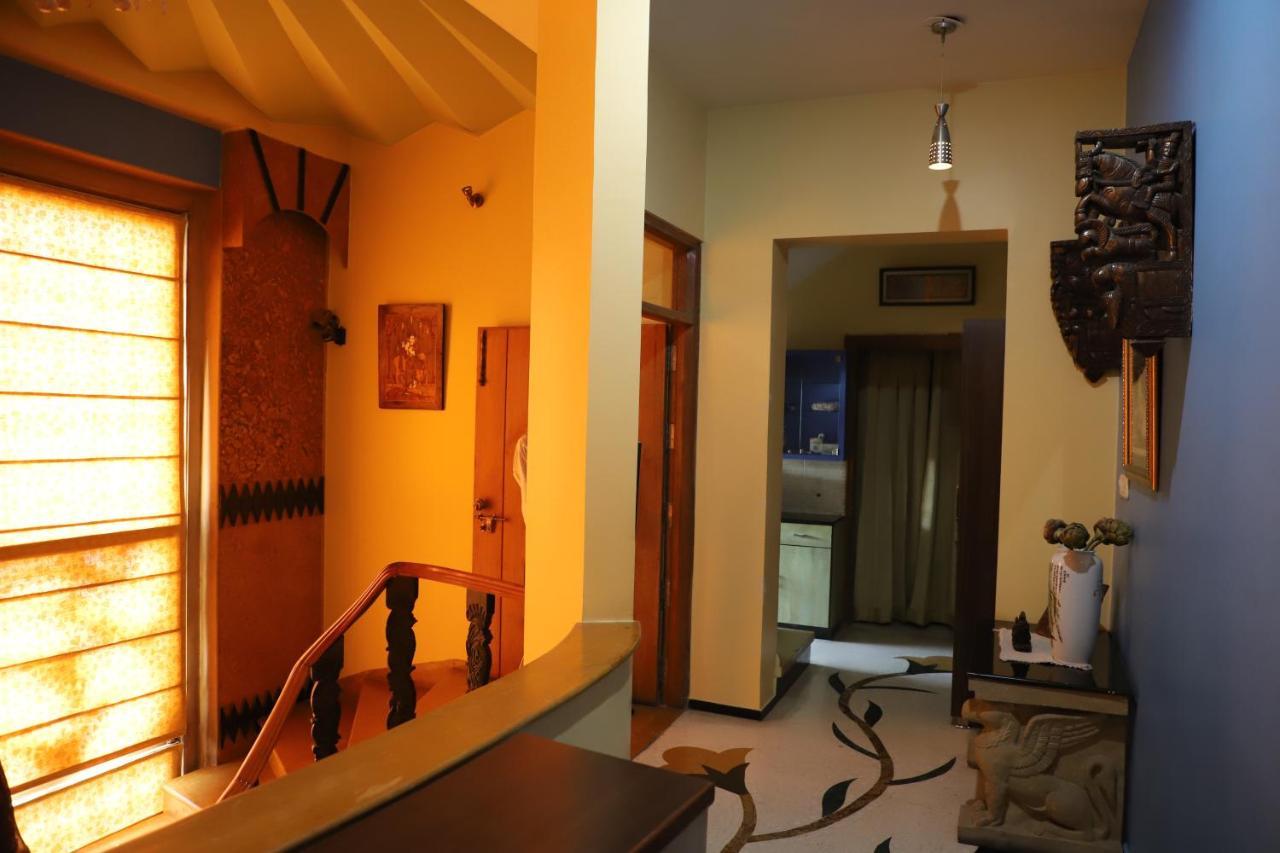 Homestay Aura Royal