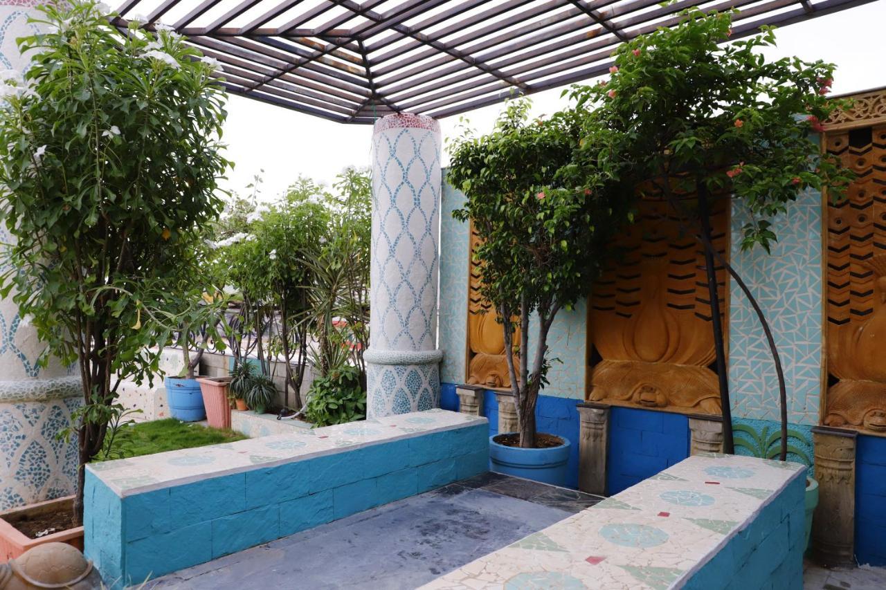 Homestay Aura Royal