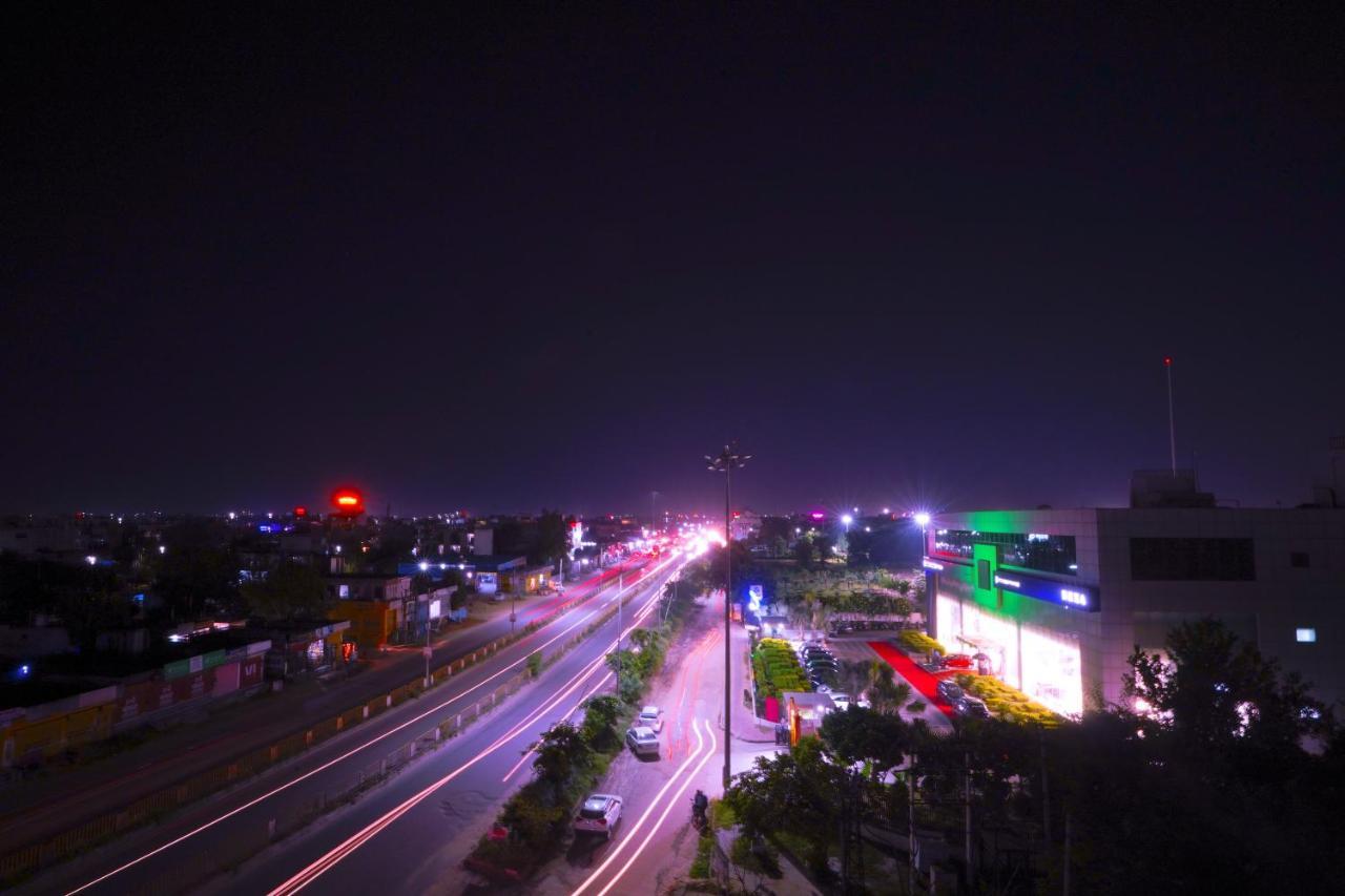Mansarovar Palace Hotel 3*