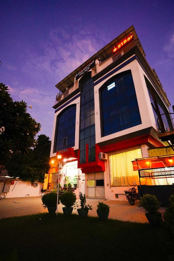 Mansarovar Palace 3*