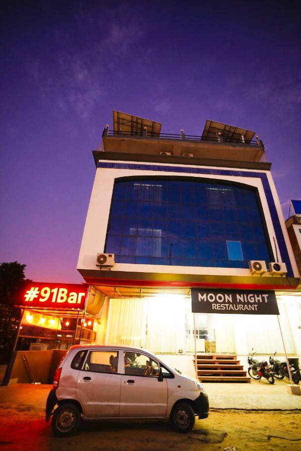 Hotel Mansarovar Palace 3*