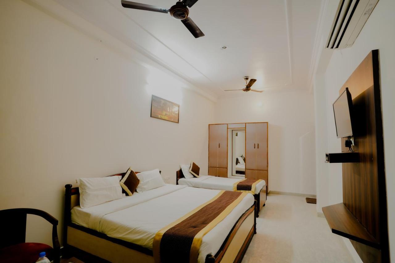 Hotel Mansarovar Palace