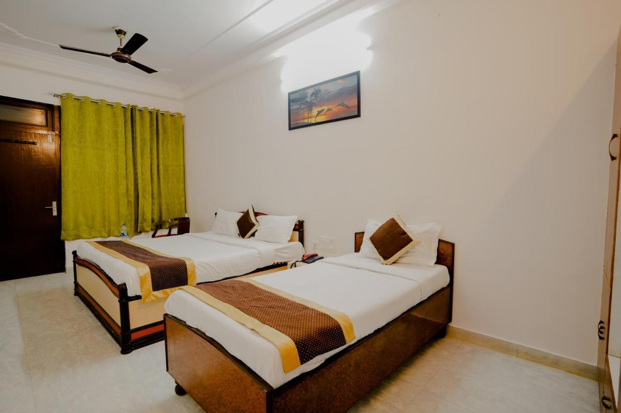 Mansarovar Palace 3*