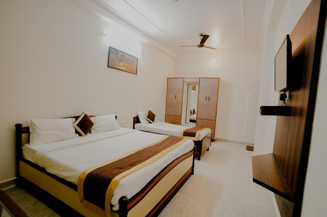 Mansarovar Palace Hotel