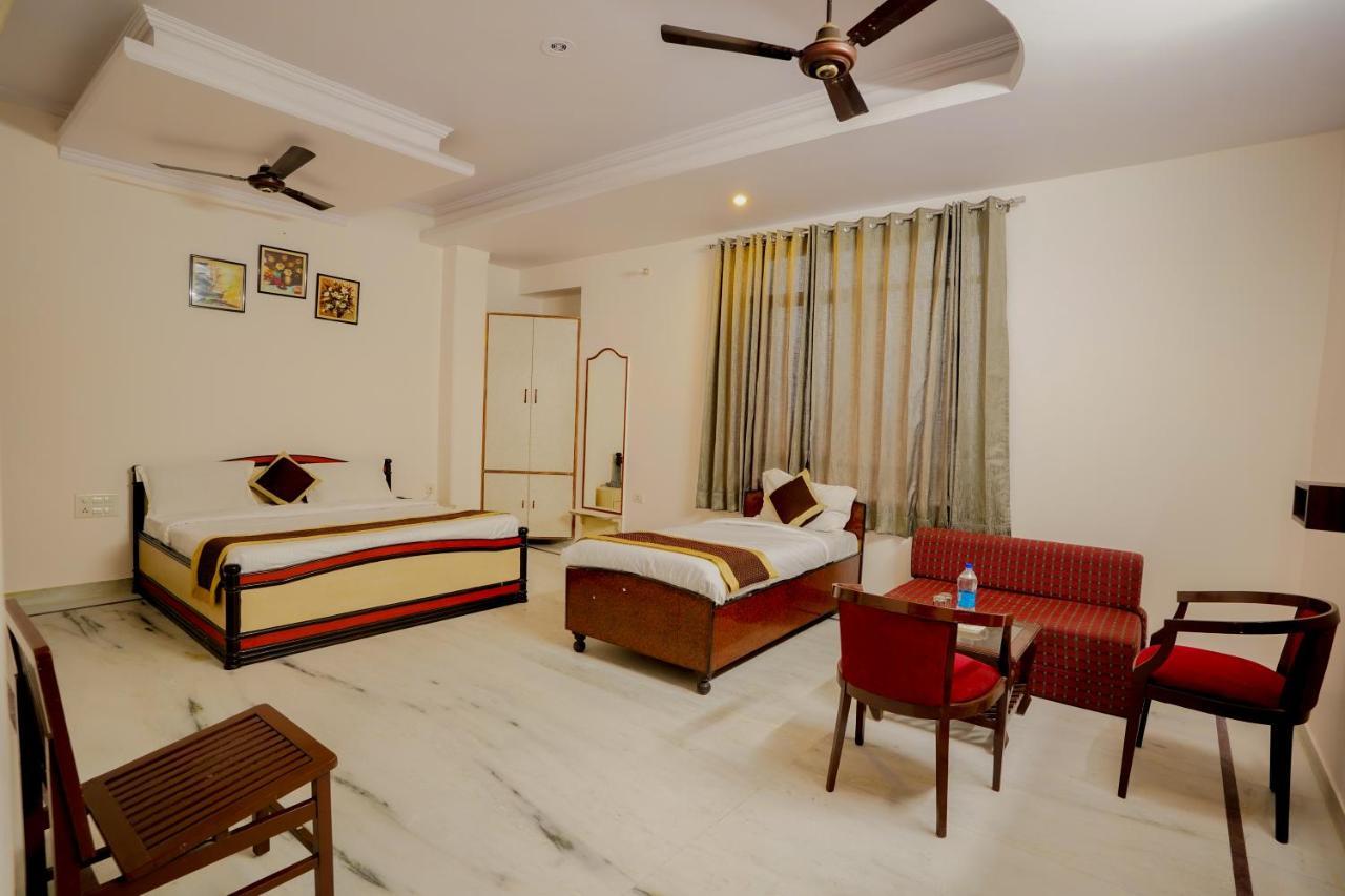 Hotel Mansarovar Palace 3*