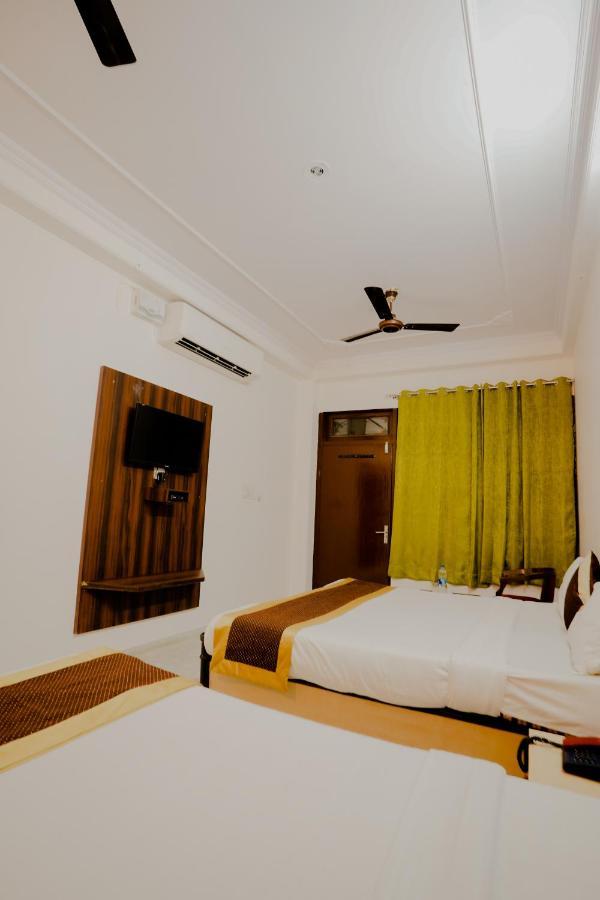 Mansarovar Palace