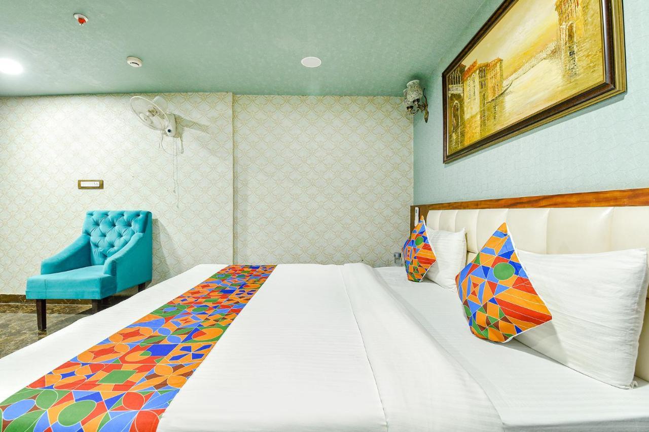 Fabhotel Queens Hub