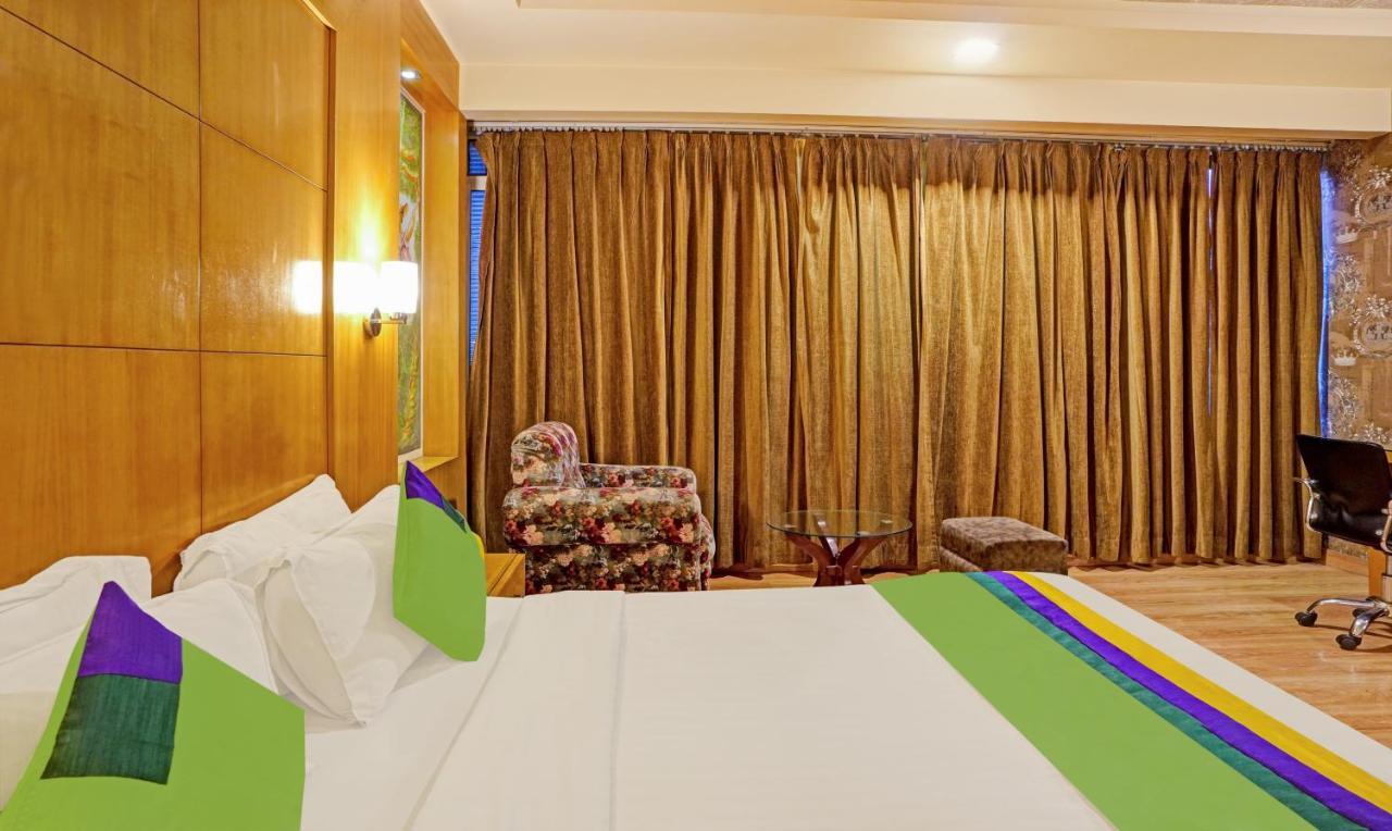 Treebo The Royal Cm, 4 Km From Palace Hotel Jaipur
