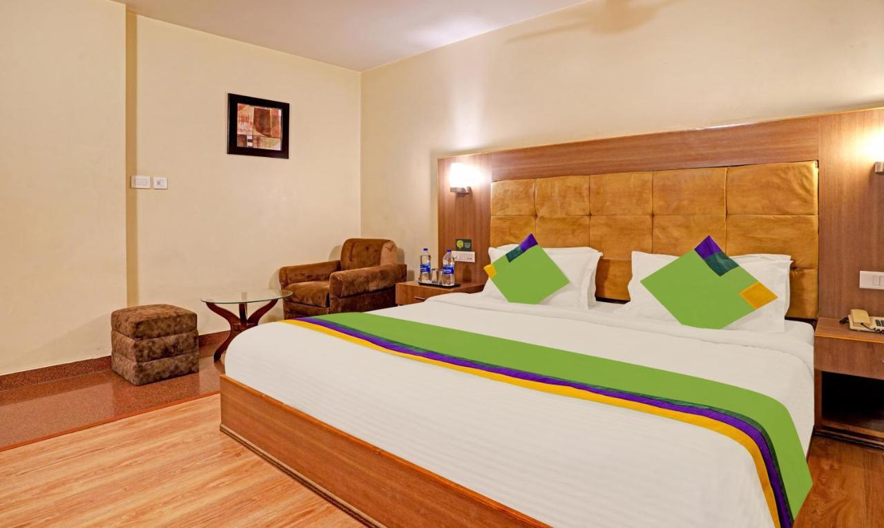 Treebo The Royal Cm, 4 Km From Palace Hotel 3*