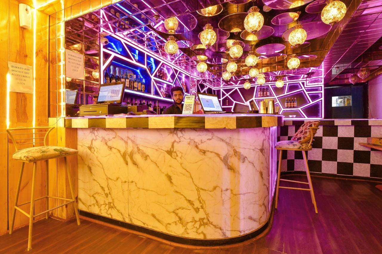 Hotel Fabhotel Queens Hub 3*