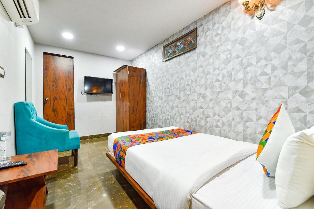 Hotel Fabhotel Queens Hub 3*