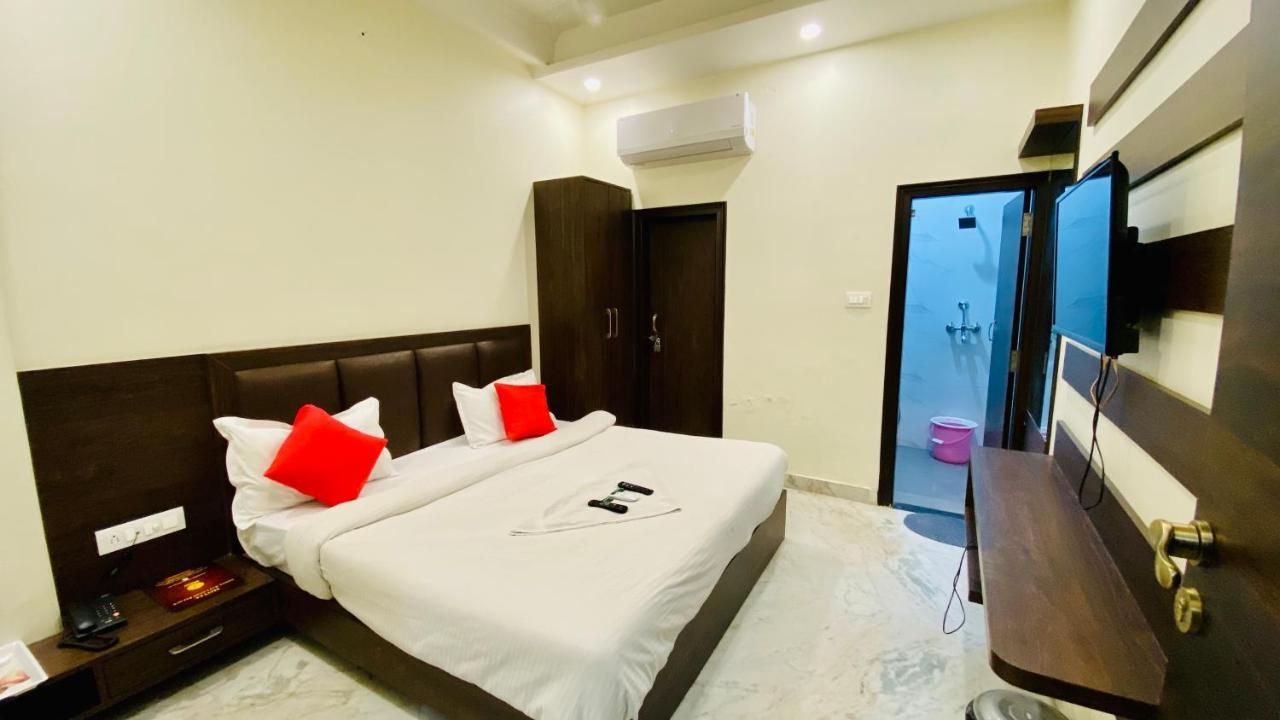 Pulse Near Railway Station Hotel 3*