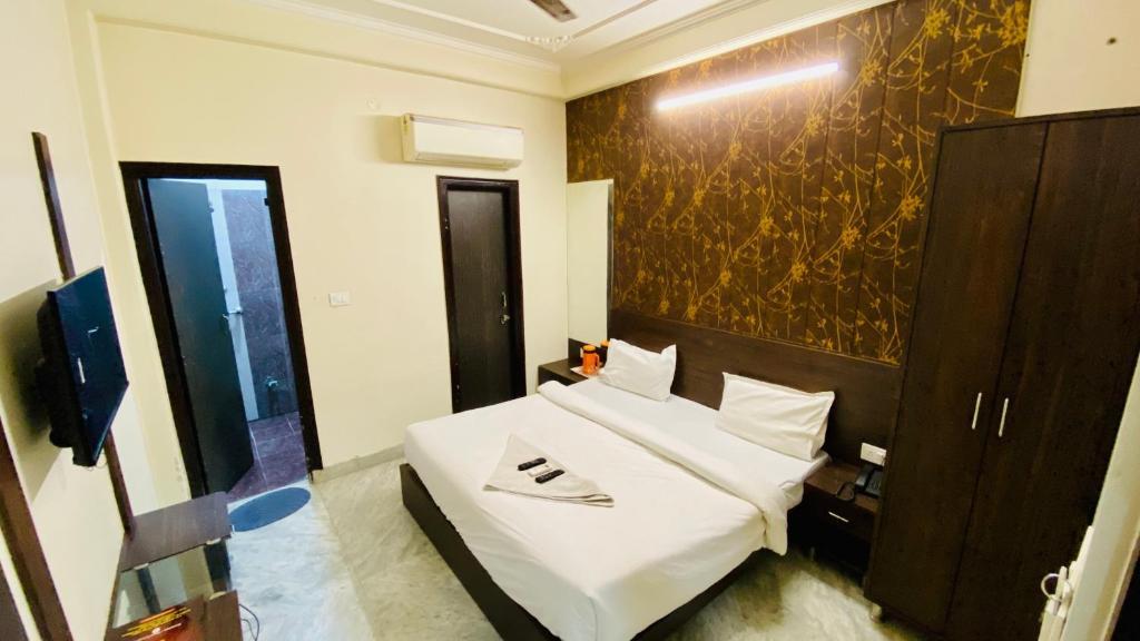 Pulse Near Railway Station 3*