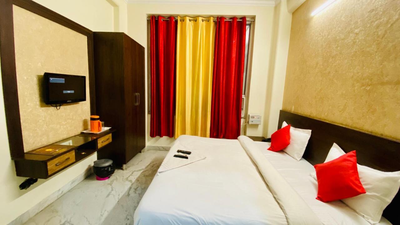 Pulse Near Railway Station 3*