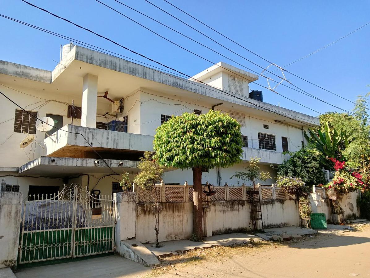 Nadya For Female & Family Homestay