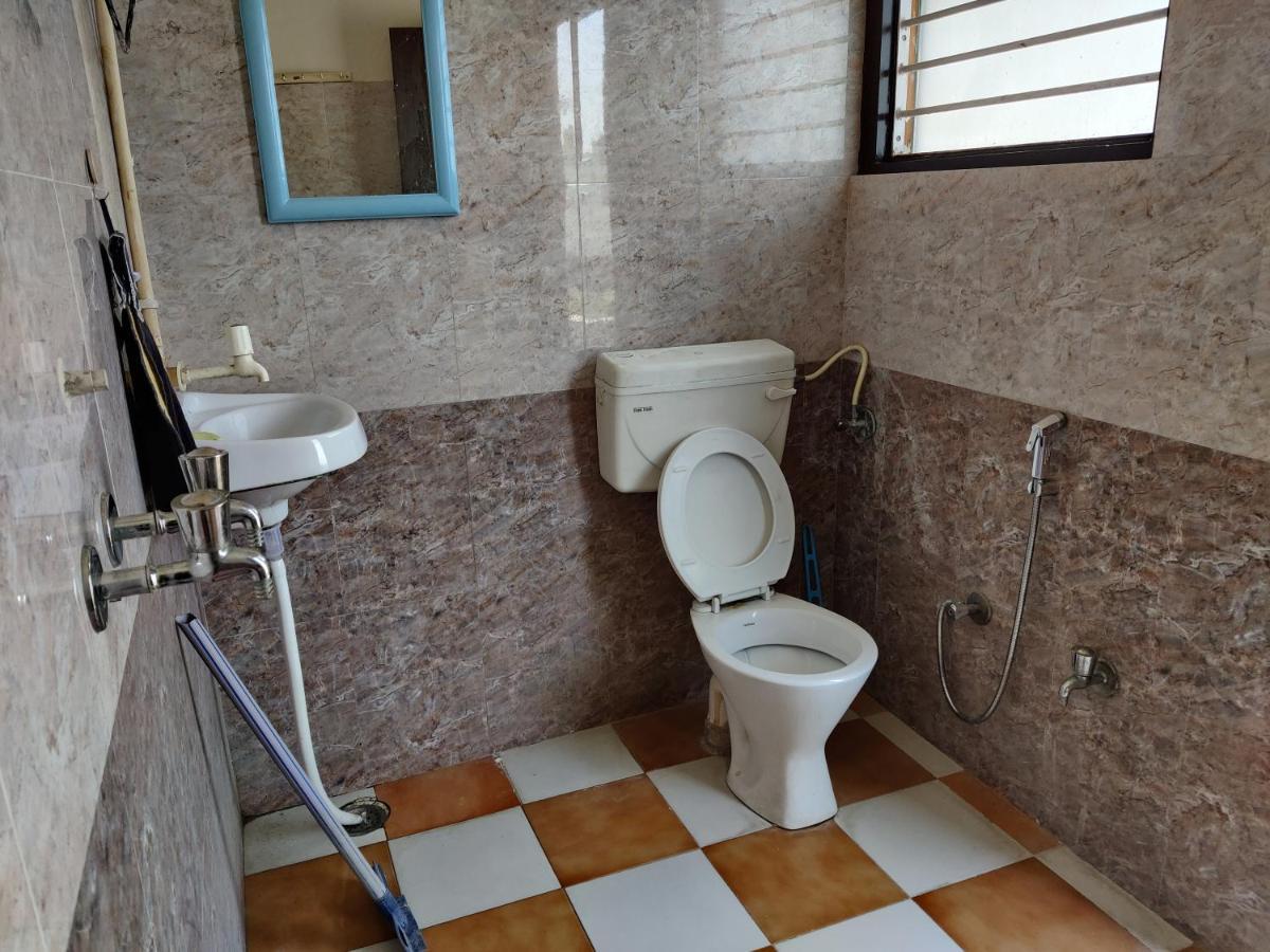 House No 87a Guest house *