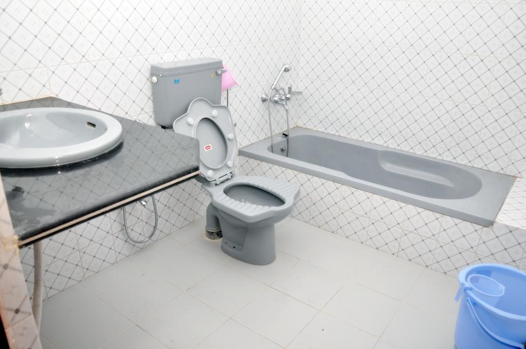 Hotel Siddhi Vinayak Station Road 3*