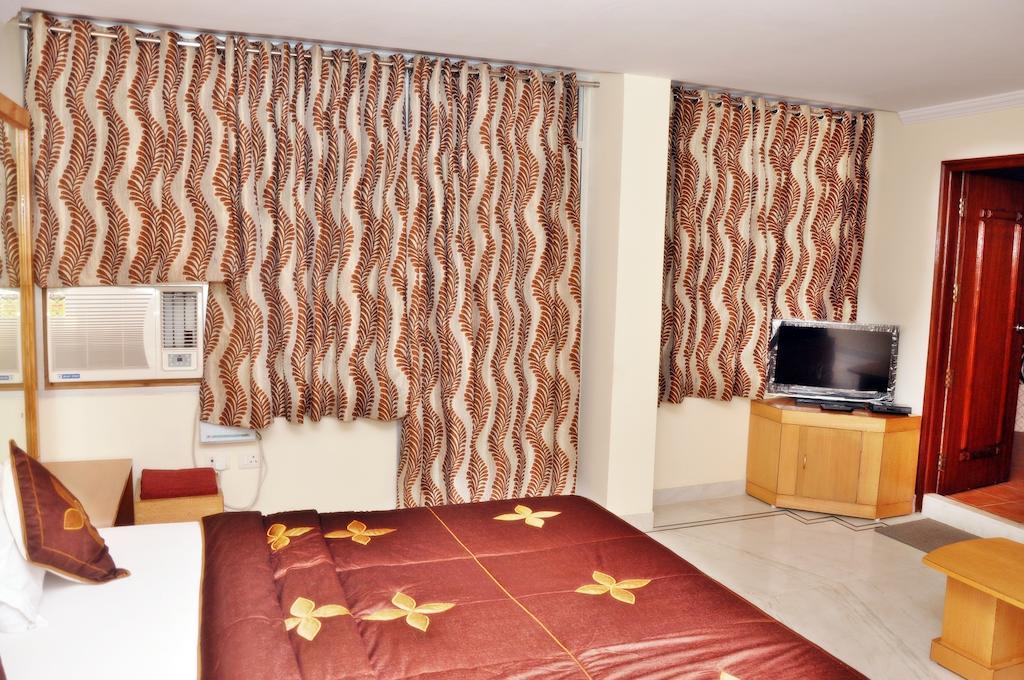 Siddhi Vinayak Station Road Hotel 3*