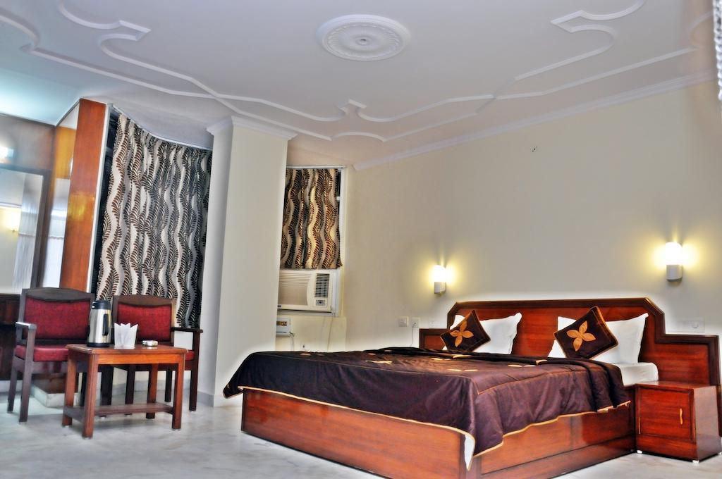 Hotel Siddhi Vinayak Station Road