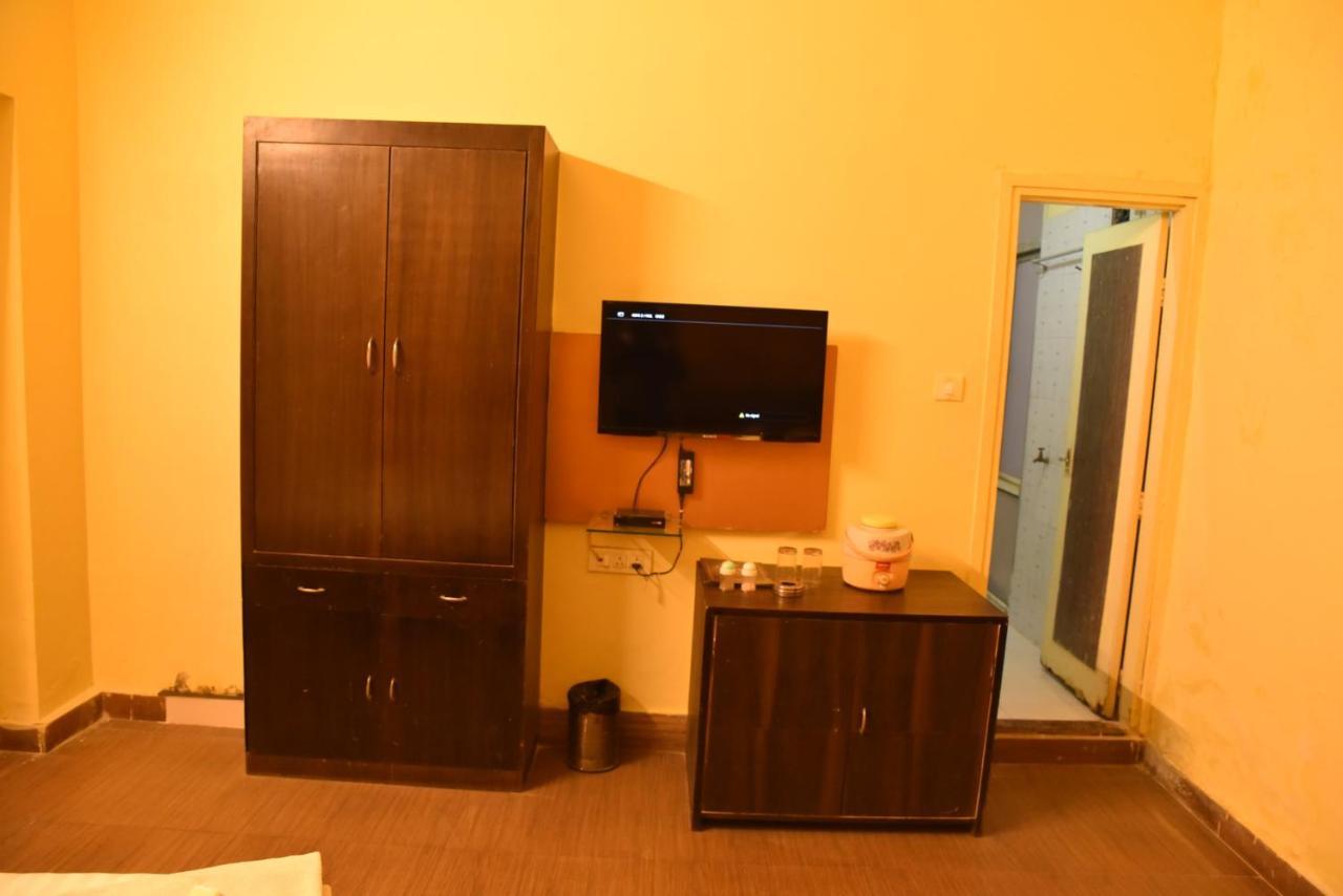 C-9 Hotel
