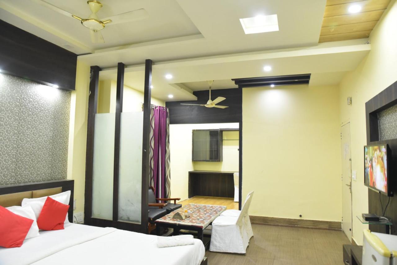 C-9 Hotel