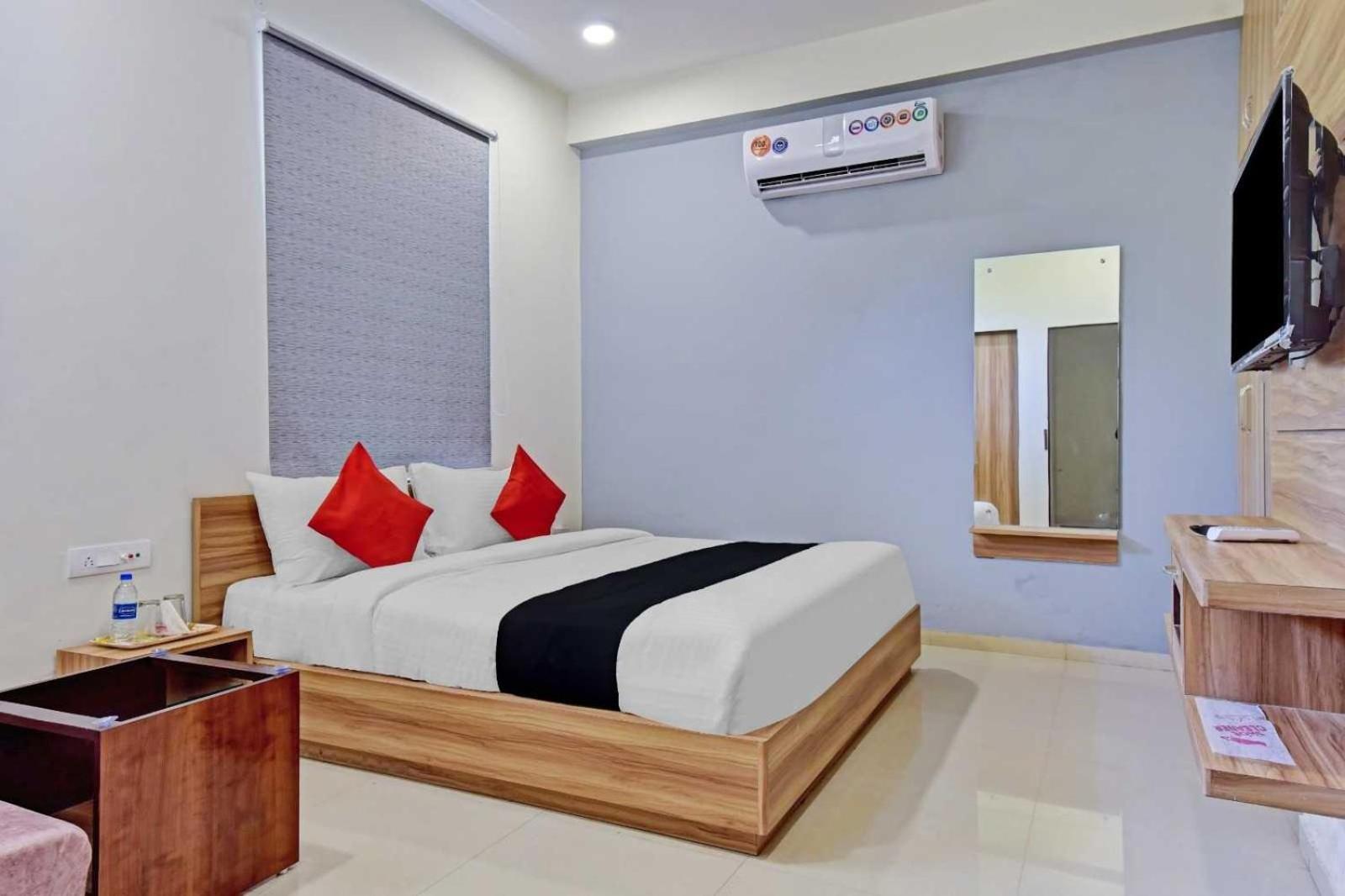 Hotel Super Collection O Roxas Jaipur
