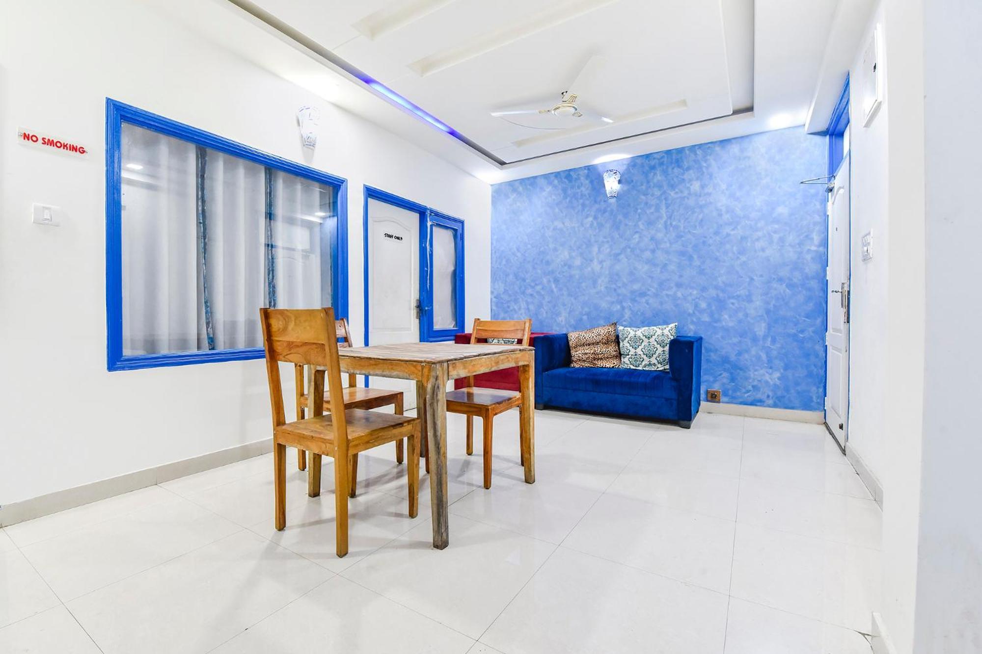 Hotel Fabhotel Istana