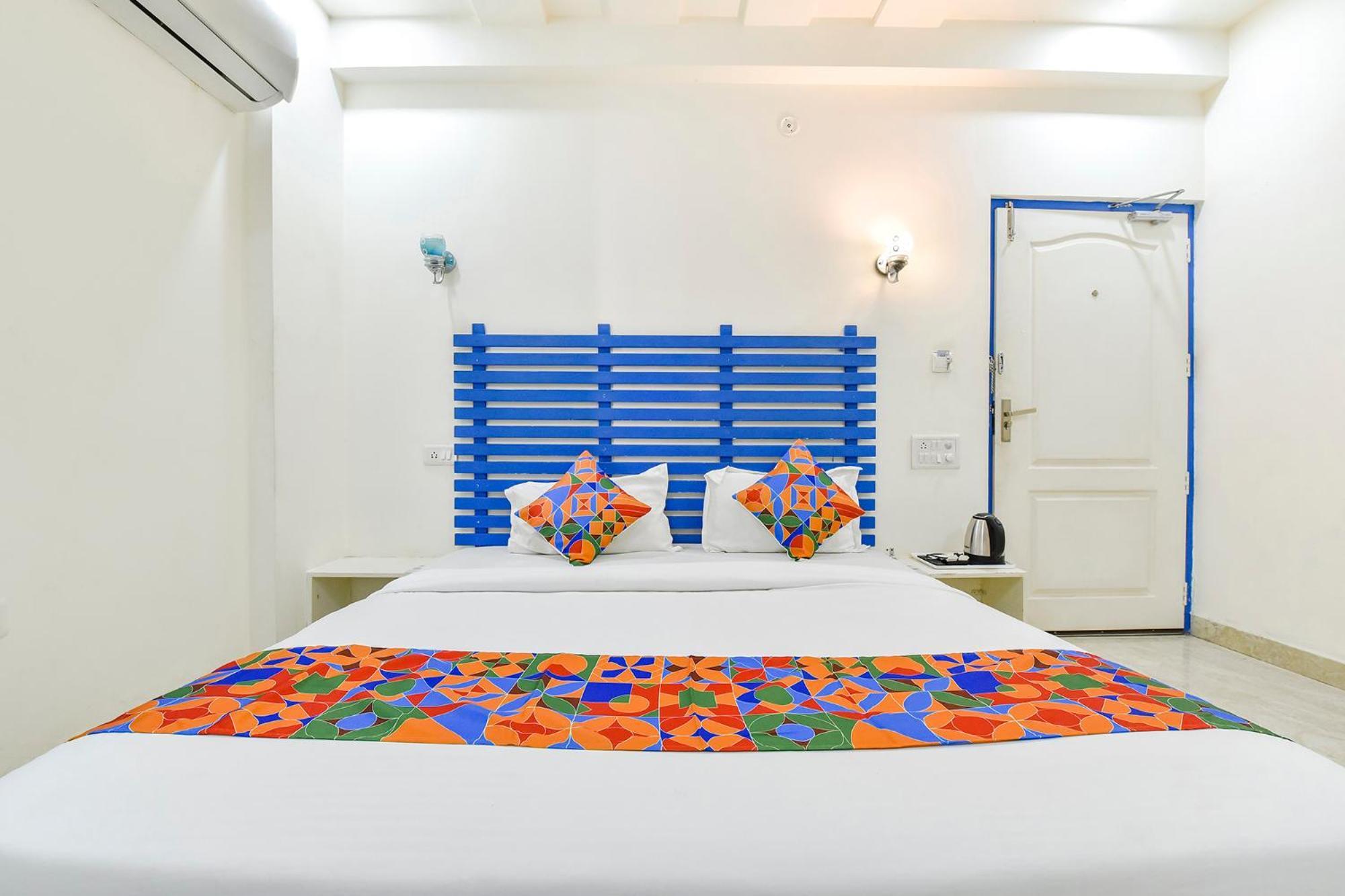 Fabhotel Istana