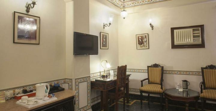 Umaid Mahal - A Heritage Style Boutique Hotel Jaipur