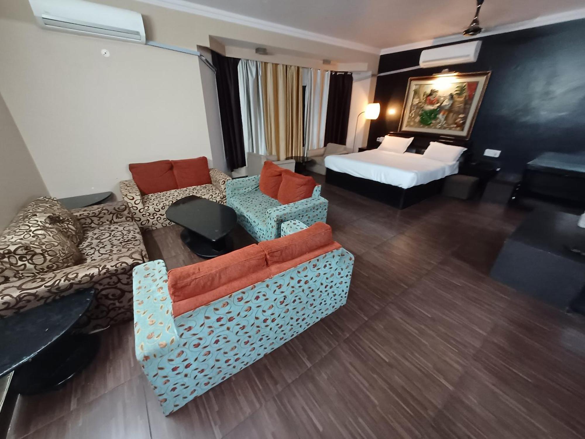 Maya International 3* Jaipur